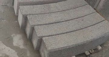 盐城芝麻白弧形路牙石