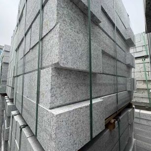 盐城芝麻白路牙石 马路牙子