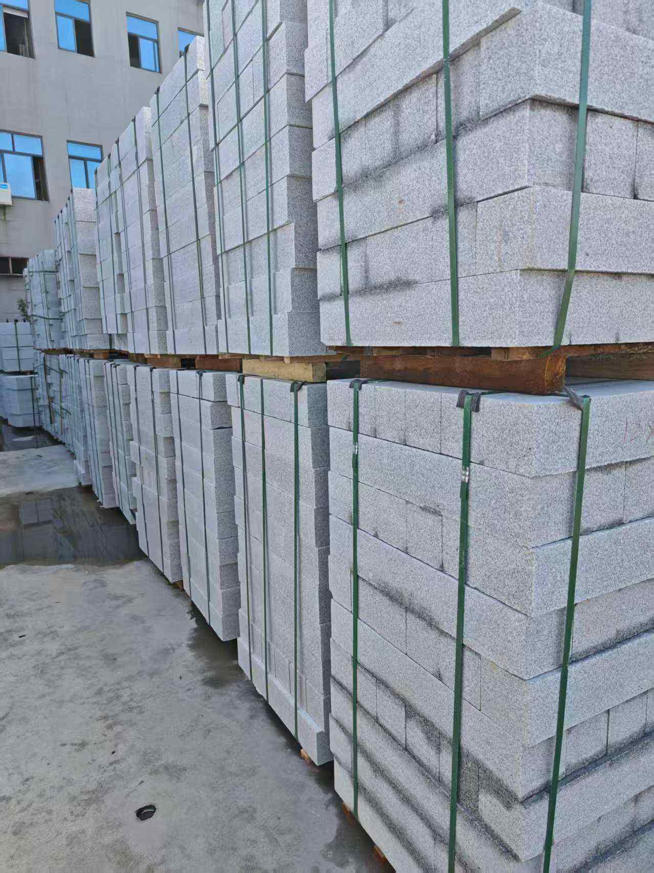 盐城芝麻白路牙石，路侧石