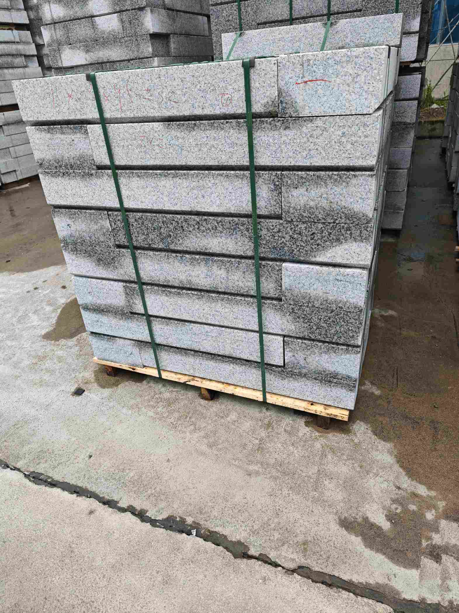 盐城芙蓉白路牙石，马路牙子